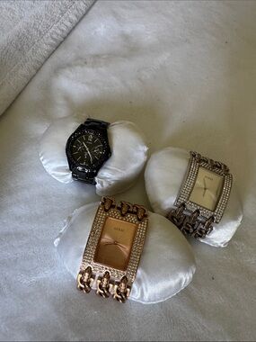 3 Guess watches